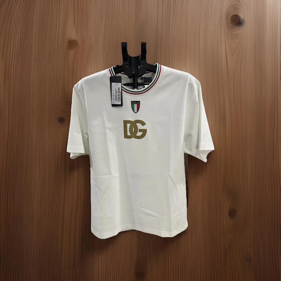 DOLCE & GABBANA DG логотип Италии флаг Sz 50 EU/большой США белая футболка с Ярлыками $595 🔥 - Изображение 1 из 4
