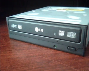 LG Super Multi DVD Rewriter GSA-H22N ROM Ver 1.00 August 2006 DVD Drive - Picture 1 of 4