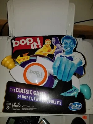 NUEVO, Hasbro Bop It! Juego Electrónico para Niños, Nuevo en Caja Foto 1 de 4