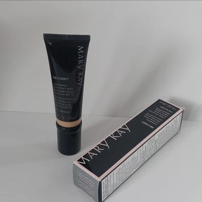 Mary Kay CC Crema Protector Solar Amplio Espectro FPS 15 Ligero a Mediano - 1 fl oz Foto 1 de 3