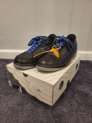 Off White x Air Jordan 2 Retro Low SP "Black/Varsity Royal" (Masculino 12.5/WMNS 14) - Imagem 1 de 4