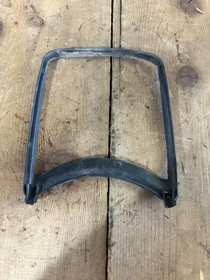 Bucha de lanterna traseira 84 Honda Magna 700 - Imagem 1 de 2