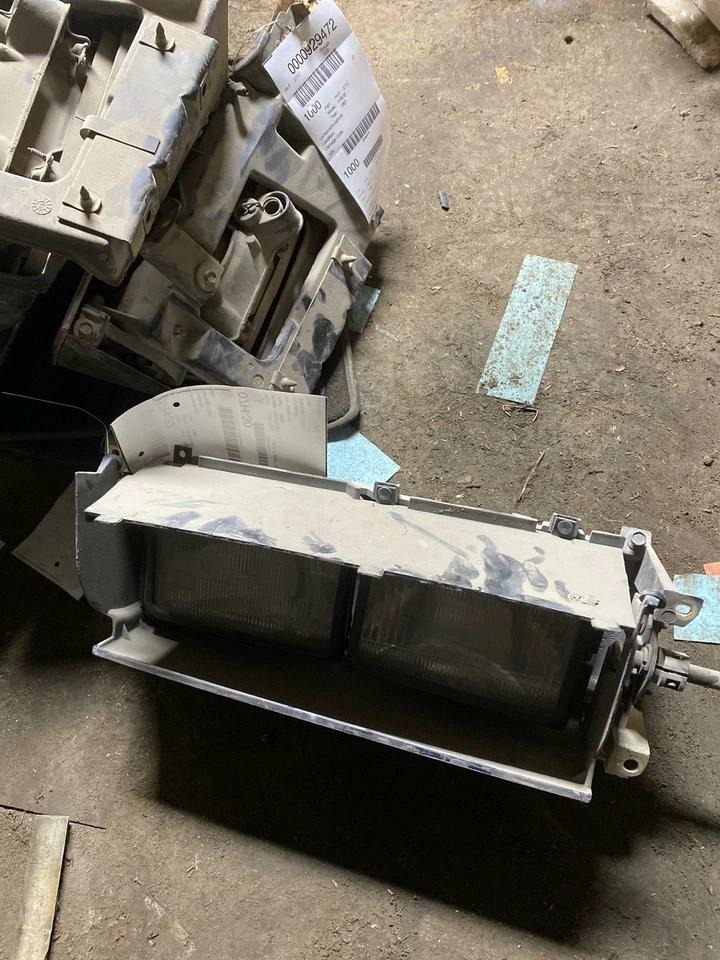 Conjunto de faros New Yorker 1988-1991 tracción delantera lado izquierdo del conductor Foto 1 de 1