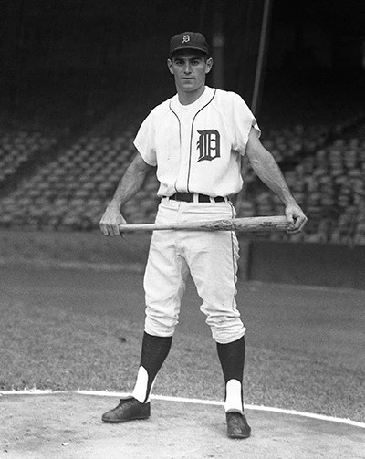 DICK MCAULLIFE DETROIT TIGERS 8X10 PHOTO - Image 1 of 1