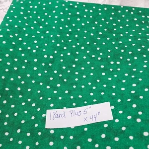 Green Polka Dot Fabric Sewing Quilting Material Cotton Crafting 1 Yard - Picture 1 of 2