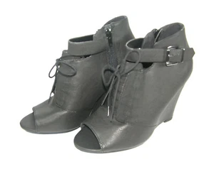 XOXO Bayle Black Size 8 Peep Toe Faux Leather Wedge Shooties - Picture 1 of 8