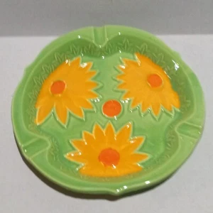 Vintage Majolica Ceramic Round Daisy Ashtray-MCM-1978-Trinket Dish-NEW - Picture 1 of 6