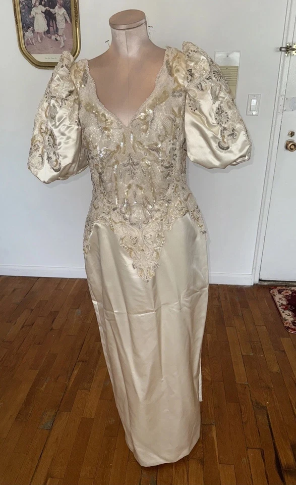 #163 Eve Of Milady Vintage Wedding Gown! Gorgeous Beading And Sleeves! Pre owned - Image 1 of 4