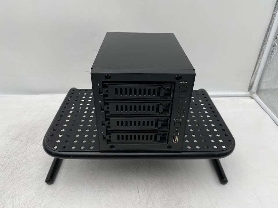 UNIDAD NAS BUFFALO 4 BAHÍAS LS-Q4.0TL/R5 WD4003FZEX-00Z4SA0 SIN AIRE ACONDICIONADO con 4x disco duro 1 TB Foto 1 de 4