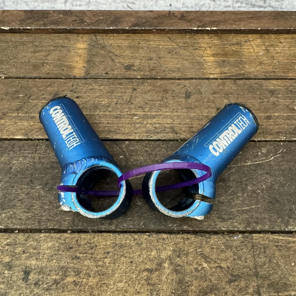 Par de extremos de barra de bicicleta de montaña de aleación azul ControlTech vintage años 90 MTB Shorty Foto 1 de 4