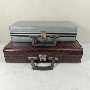 Vintage Retro Cassette Tape Storage Briefcase Holds 30 Tapes And 15 Tape Holder - Picture 1 of 21