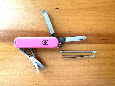 Navaja Suiza Victorinox Firma Original 58mm Rosa Rara Retirada Foto 1 de 4