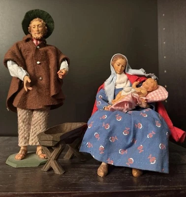 Krippenfiguren Oberammergau - Hlg Familie Holz geschnitzt und bekleidet - Bild 1 von 4