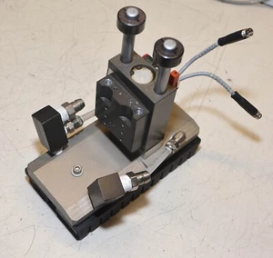 PHD Inc. Vacuum Gripper 3.3” x 6”  & SA03 3x1 1/2-J2-Q Linear Actuator - Picture 1 of 4