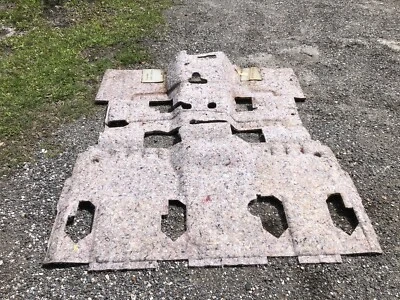 Protector de aislamiento de cabina delantera debajo de la alfombra Hummer H2 OEM 03-09 Foto 1 de 4