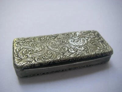 ancien pyrogène étui a allumettes en métal argenté a décor floral - Photo 1/4