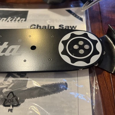 Sierra de cadena eléctrica Makita 5012B 11-3/4 pulgadas 11,5 amperios Foto 1 de 4