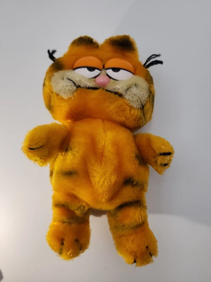 Vintage 1981 Fun Farm GARFIELD cat 9.5" tall plush toy - Image 1 of 4