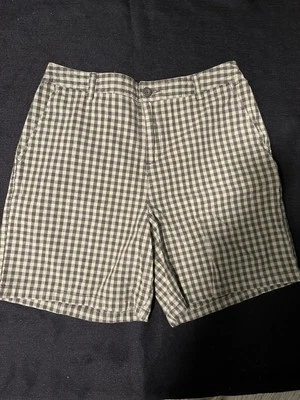 Pantalones cortos a cuadros para mujer White Stag. Talla 6. Cuadros verdes y negros. Foto 1 de 4