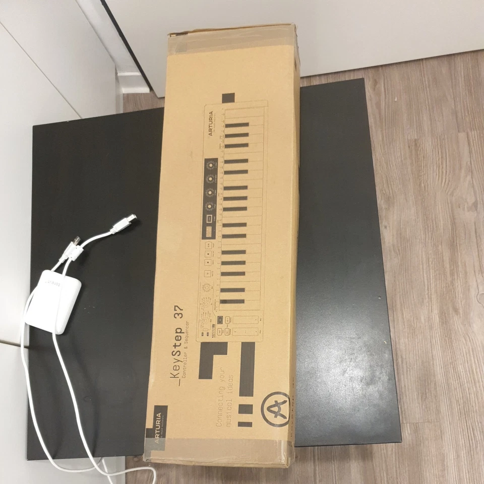 Masterkeyboard Arturia KeyStep 37 Master Keyboard MIDI Controller NEU - Bild 1 von 3