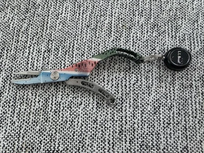 Hemostatos híbridos de pesca con mosca Abel Foto 1 de 4