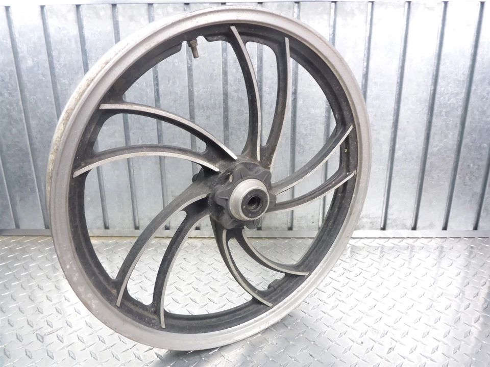 Rueda delantera 82 Yamaha XJ550 Maxim XJ 550 19X1,85 Foto 1 de 4