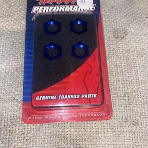 Traxxas #5353 17mm Splined Wheel Nuts Anodized Blue (4) RC Parts Upgrade New - Imagen 1 de 1