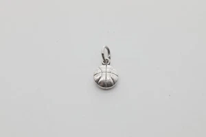 Dije de baloncesto James Avery de plata esterlina retirado usado - Imagen 1 de 3