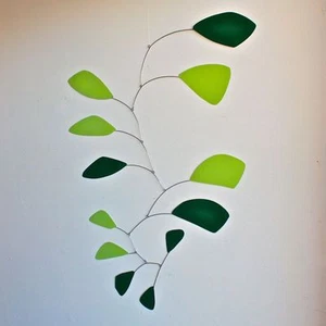 Abstract Modern Friendship Green Leaves Hanging Mobile Painted Steel Museum New - Picture 1 of 1