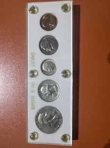 1959 Birth Year Coin Set - 3 coins 90% Silver - In Plastic Holder - Picture 1 of 8