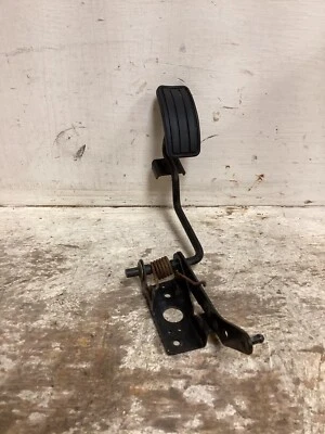 Conjunto de pedal de acelerador Geo Tracker Suzuki Sidekick 1989-1995 Foto 1 de 4