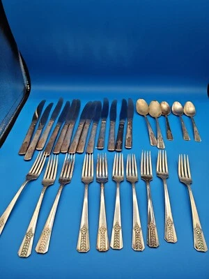 Mixed Lot Oneida Romford Dinner Fork Vernon Silver Plated 1939 - Image 1 of 4