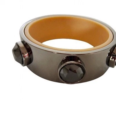 Pulsera Givenchy By Riccardo Tisci Antracita Pulida Con Estrás Gris Foto 1 de 4