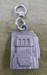 #D310.  REGISTERED CLUB OR CASINO COLLECTABLE KEYRING PENDANT - ARISTOCRAT