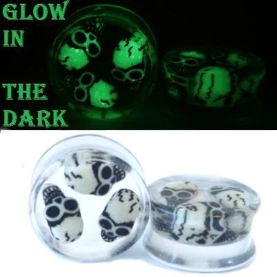 PAIR Ear Plugs 3D SKULLS Glow in the Dark Acrylic Ear Gauges Ear Flesh Tunnels - Image 1 of 4