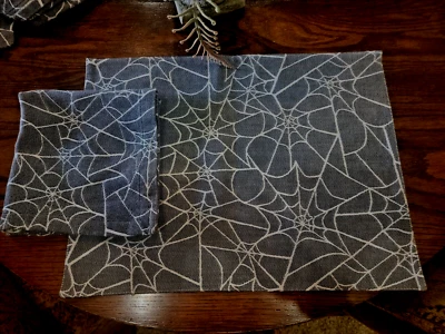 11  Halloween Spiderweb Placemats + 4 Matching Napkins Black White 19"x 14" Exc - Image 1 of 4