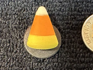 Dije de zapatos Candy Corn (Jibbitz) ¡DE COLECCIÓN! ¡Funcionamiento limitado y retirado! - Imagen 1 de 8