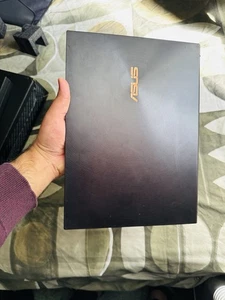 ASUS Zenbook S UX393JA 13.3" Intel Core i7 Laptop - 1 TB SSD - Picture 1 of 6
