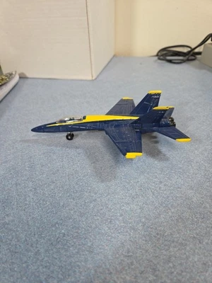 ERTL Force One 1989 metal fundido a presión Marina F-18A EE. UU. Navy Blue Angels Jet #1489 Foto 1 de 4