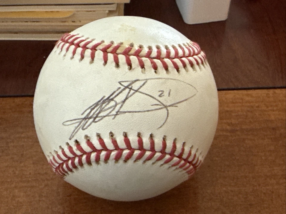 JEFF KENT 21 AUTOGRAPHED SIGNED BASEBALL - Image 1 of 2