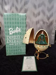 Neu im Karton Barbie 2000 Avon exklusiv Kaiserin der Smaragde Harz Ei mit Ständer - Bild 1 von 8