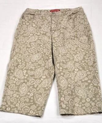 Shorts longos Gloria Vanderbilt (10) floral bronzeado. Algodão/elastano. Elástico. 5 bolsos - Imagem 1 de 4