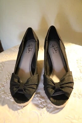 LIFE STRIDE AUTUMN 黑色丝绸 ESPADRILLES 绳鞋 尺码 9W 凉鞋 蝴蝶结 — 第 1/4 张图片