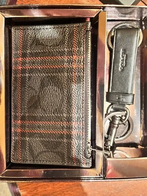 NUEVO CON ETIQUETAS Coach F55431 Hombres Acordeón Cuadros Cremallera Cartera Llavero Caja de Regalo - Negro/Rojo Foto 1 de 3