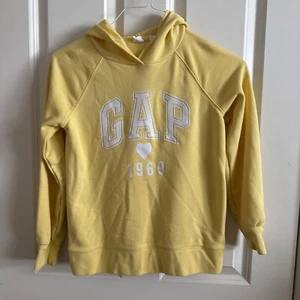 Girls Yellow Gap Lightweight Hooded Sweatshirt Size M8 - Picture 1 of 8