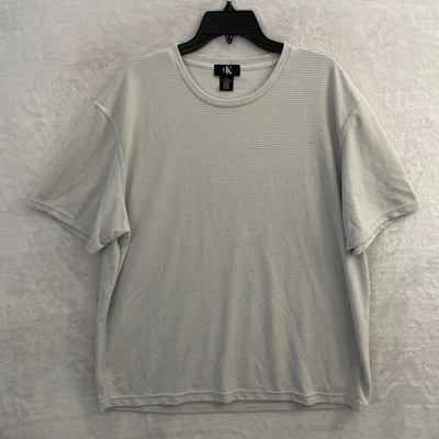 Camiseta acanalada a rayas gris XL mezcla de poliéster cuello redondo Calvin Klein para hombre Foto 1 de 4