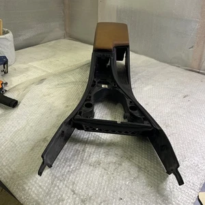 2006-2011 BMW E90 335i 328i 325i 323i M3 SEDAN CENTER CONSOLE WITH ARM REST OEM  - Bild 1 von 13