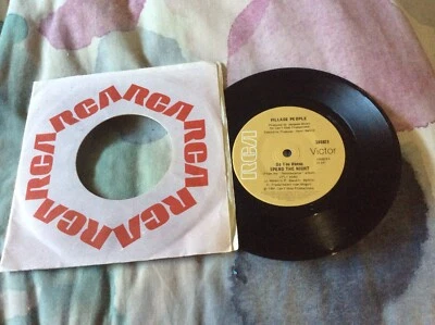 Village People Do You Wanna Spend The Night 7” Vinyl B/W Food Fight Foto 1 de 2