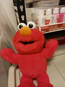 VIntage  2000 TALKING TICKLE ME ELMO SURPRISE. Talks, Shakes. - Picture 1 of 4
