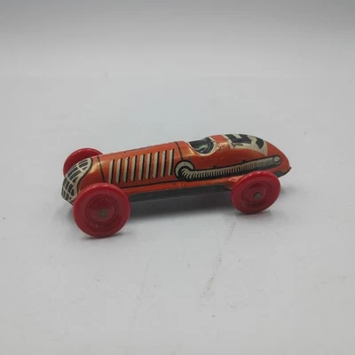 Carro de corrida Penny Toy vermelho número 5 comprimento de lata 7cm rodas vermelhas vintage  - Imagem 1 de 4
